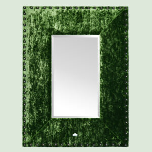 Spiegel met glanzend velours en stoere siernagels 100x75cm